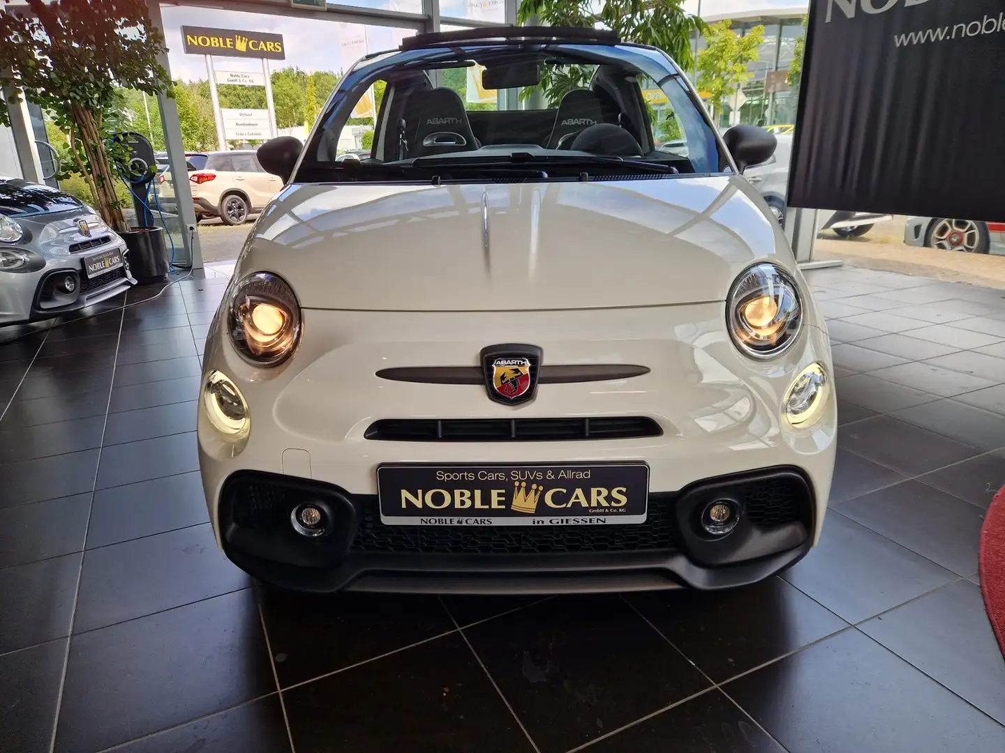 Abarth 695C Turismo BEATS NAVI LEDER Weiß - 2