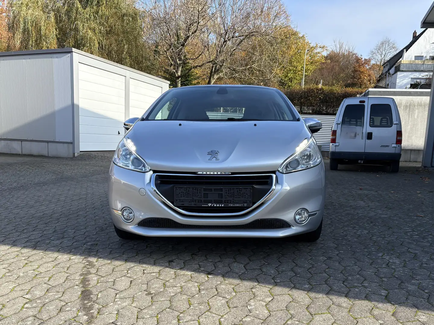 Peugeot 208 208 3-Türer 155 THP Allure Plateado - 2