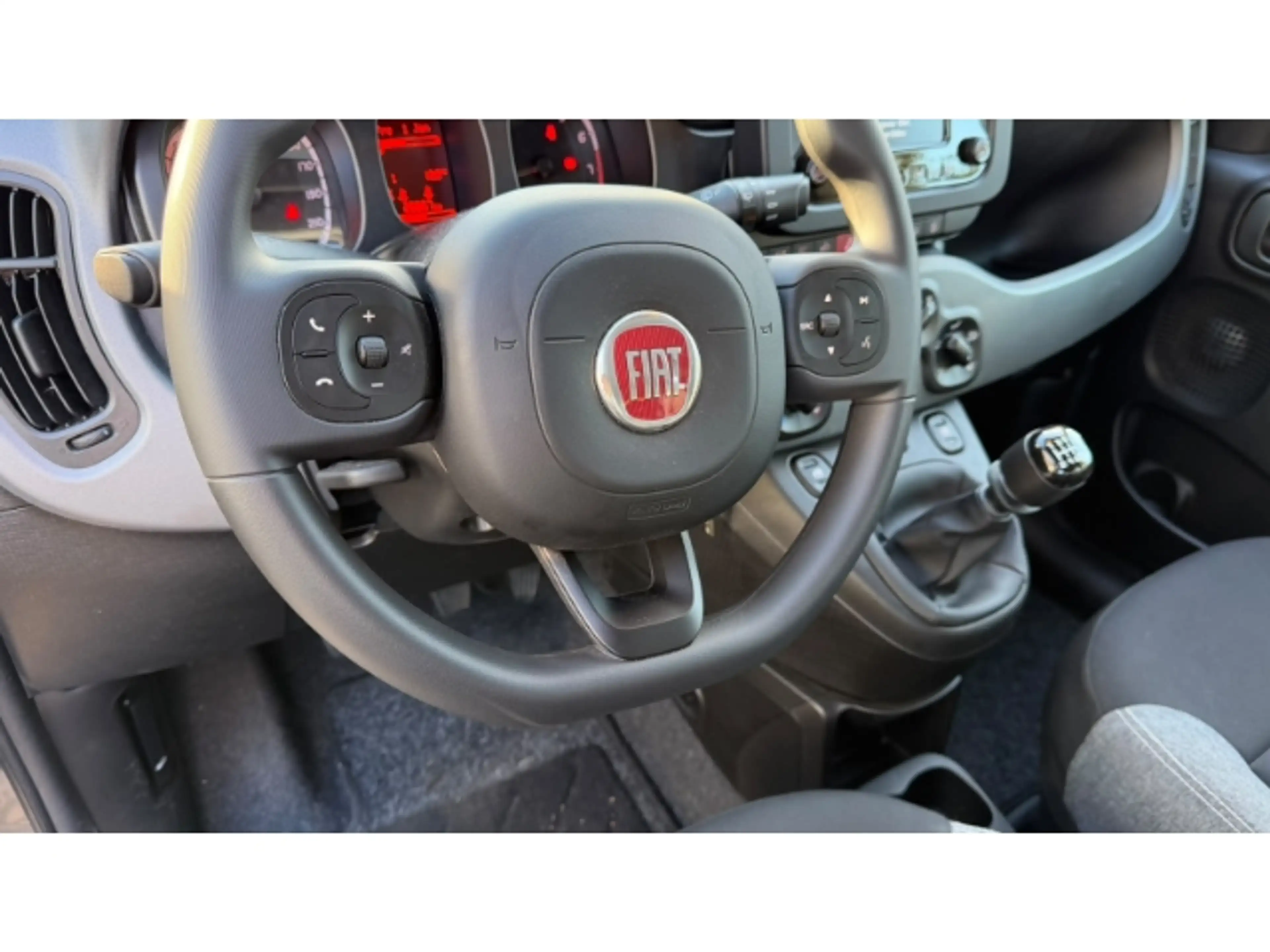 Fiat Panda Hybrid 1.0 GSE DAB Berganfahrass. Klima teilb.Rück — photo 10