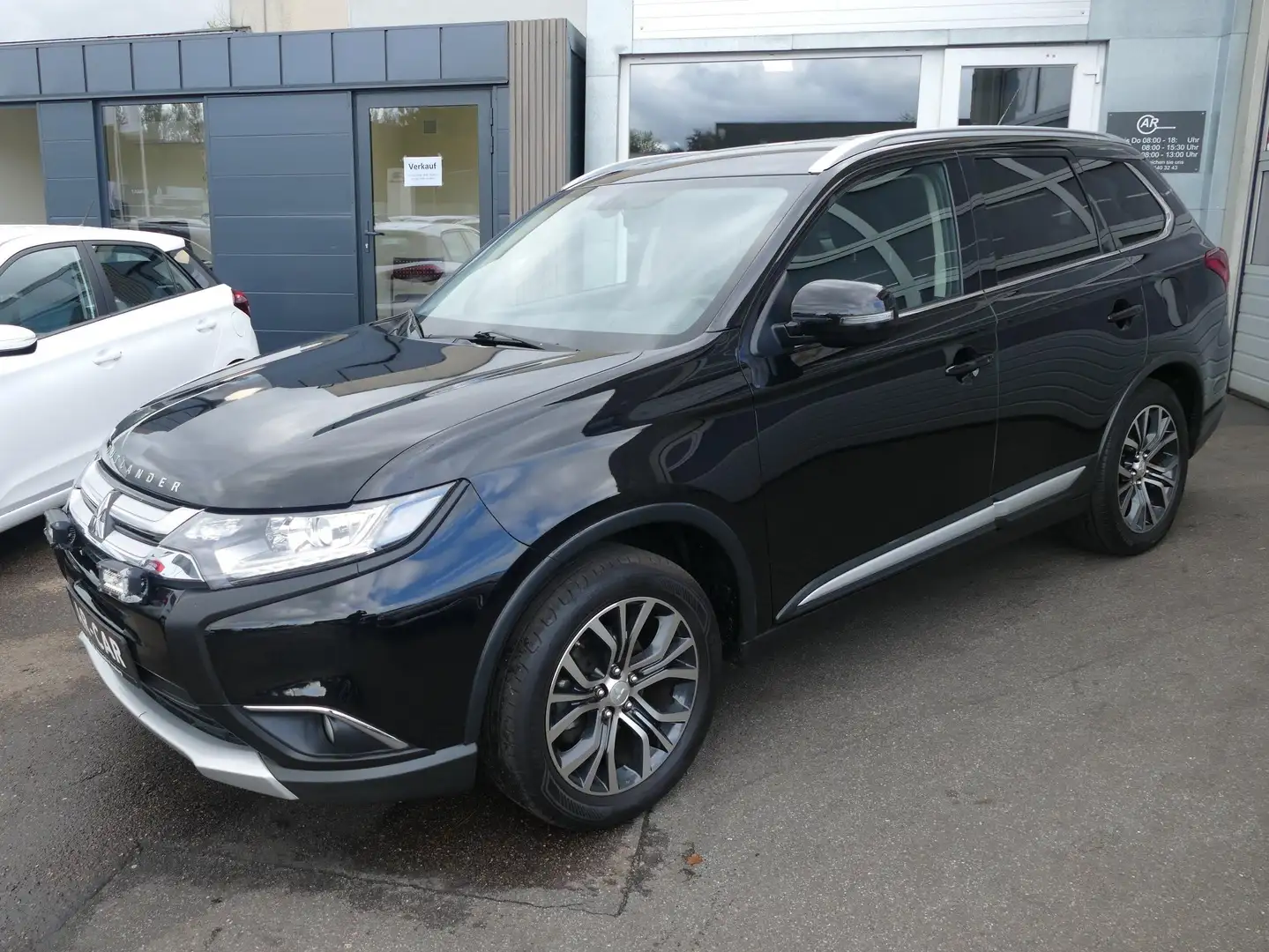 Mitsubishi Outlander Outlander Diesel 2.2 DI- 4WD Automatik 7 Sitzer Schwarz - 1
