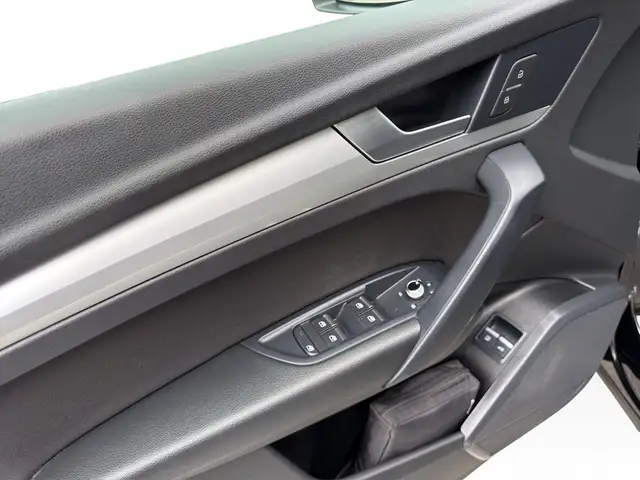 Audi Q5 view 15