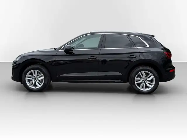 Audi Q5 view 10