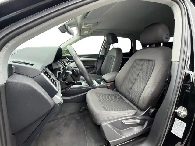 Audi Q5 view 14