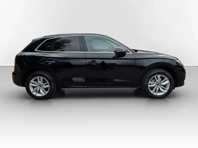 Audi Q5 view 5