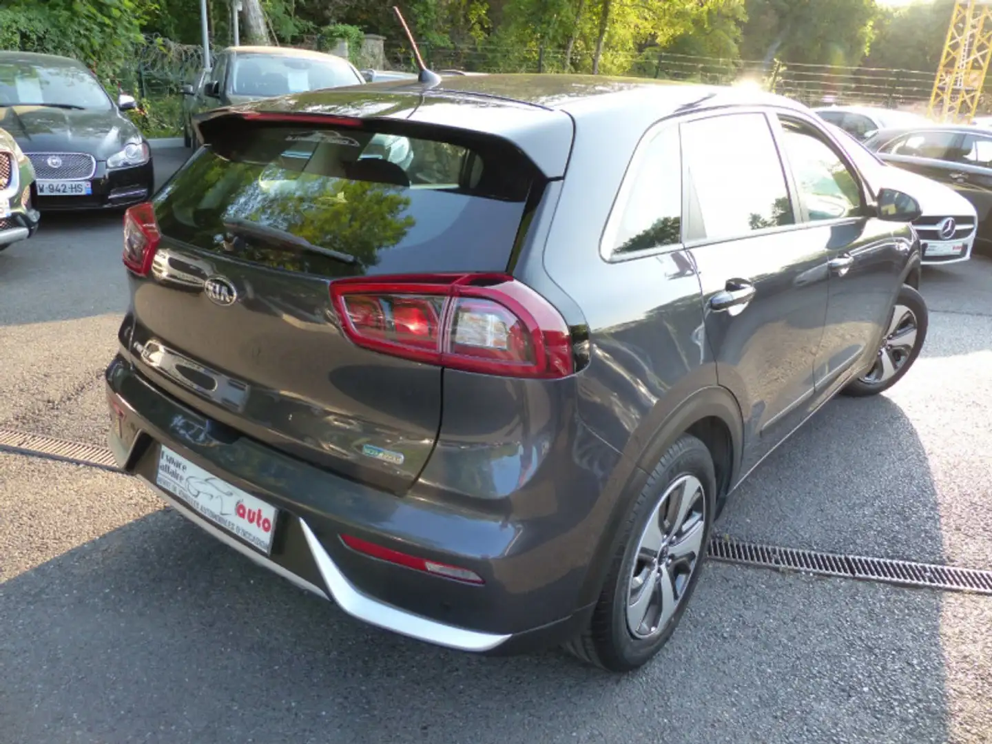 Kia Niro 1.6 GDI 105CH ISG + ELECTRIQUE 43.5CH ACTIVE BUSIN Gris - 2