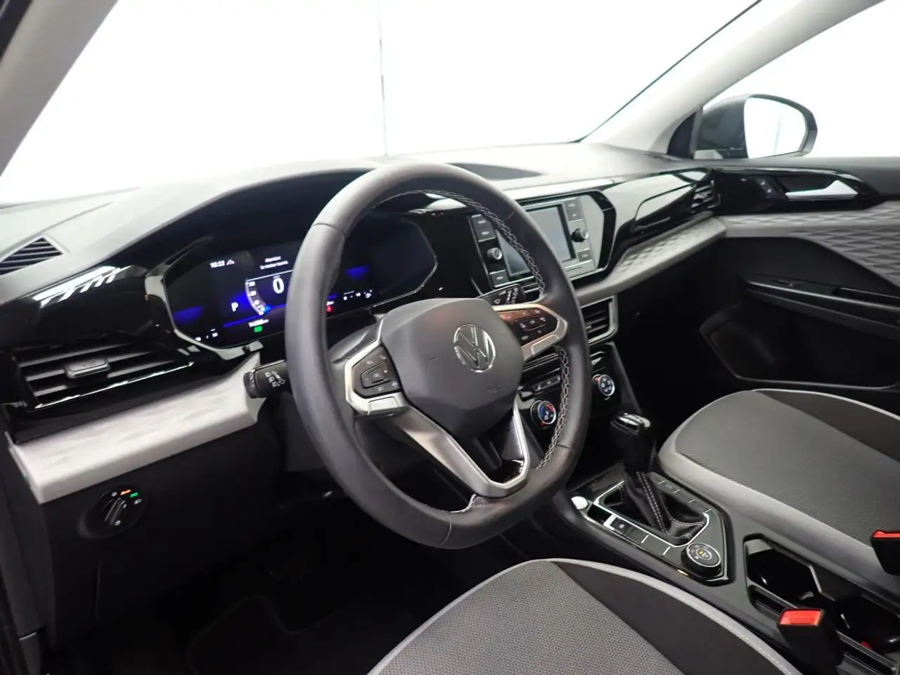 Volkswagen Taos снимка Volkswagen Taos