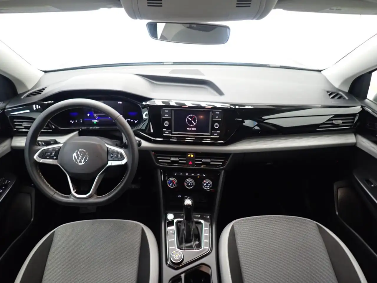 Volkswagen Taos снимка Volkswagen Taos