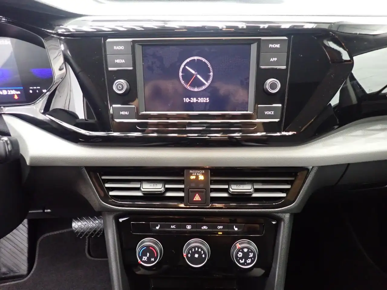 Volkswagen Taos снимка Volkswagen Taos