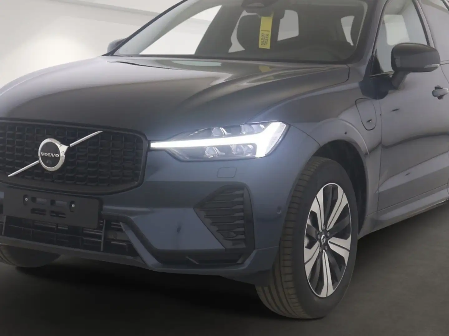 Volvo XC60 T6 Plus Dark Plug-In Hybrid AWD El. Panodach Navi Blau - 2