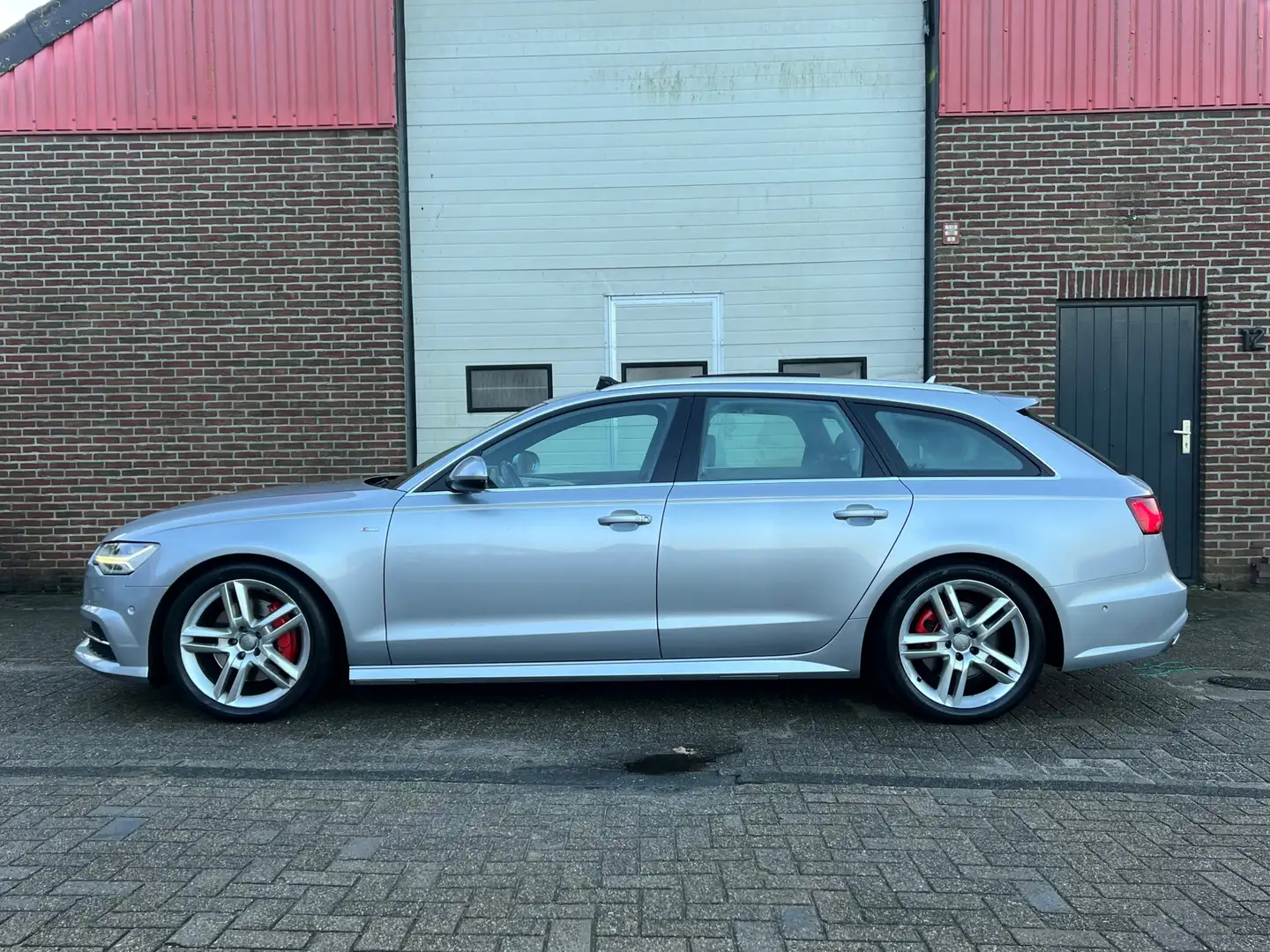 Audi A6 Avant 3.0 TDI quattro Sport Edition | 272PK | Pano Grijs - 2
