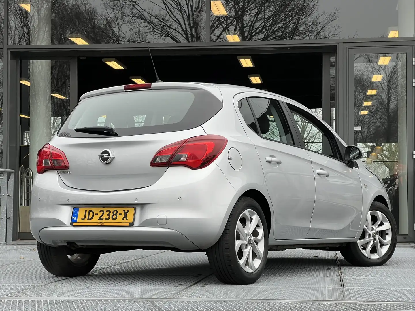 Opel Corsa 1.4 Edition Automaat | Cruise Control | 16 Inch | Grau - 2