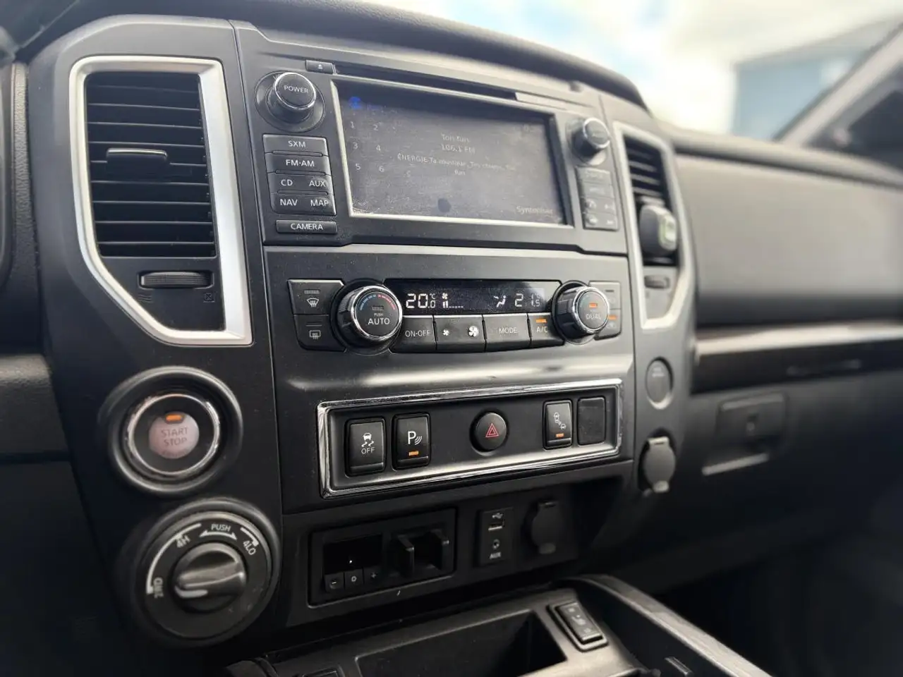 Nissan Titan снимка Nissan Titan