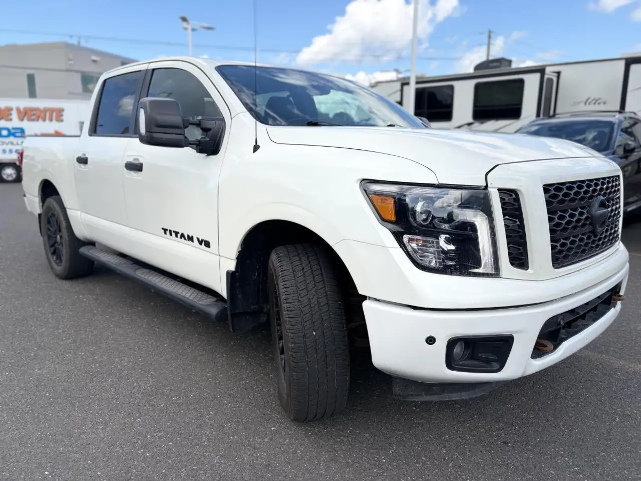 Nissan Titan снимка Nissan Titan