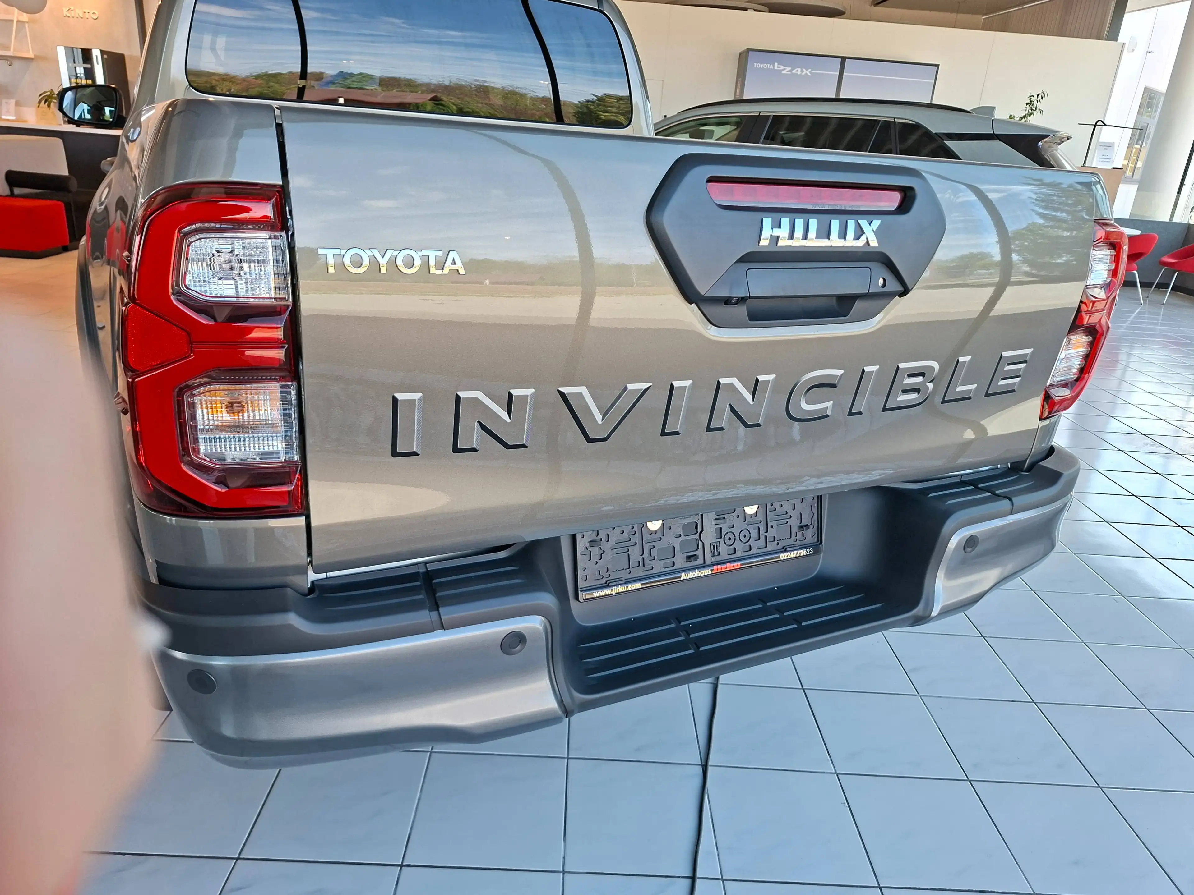 Toyota Hilux Hilux DK Invincible 4WD 2,8 D-4D Aut. Invincible — photo 4