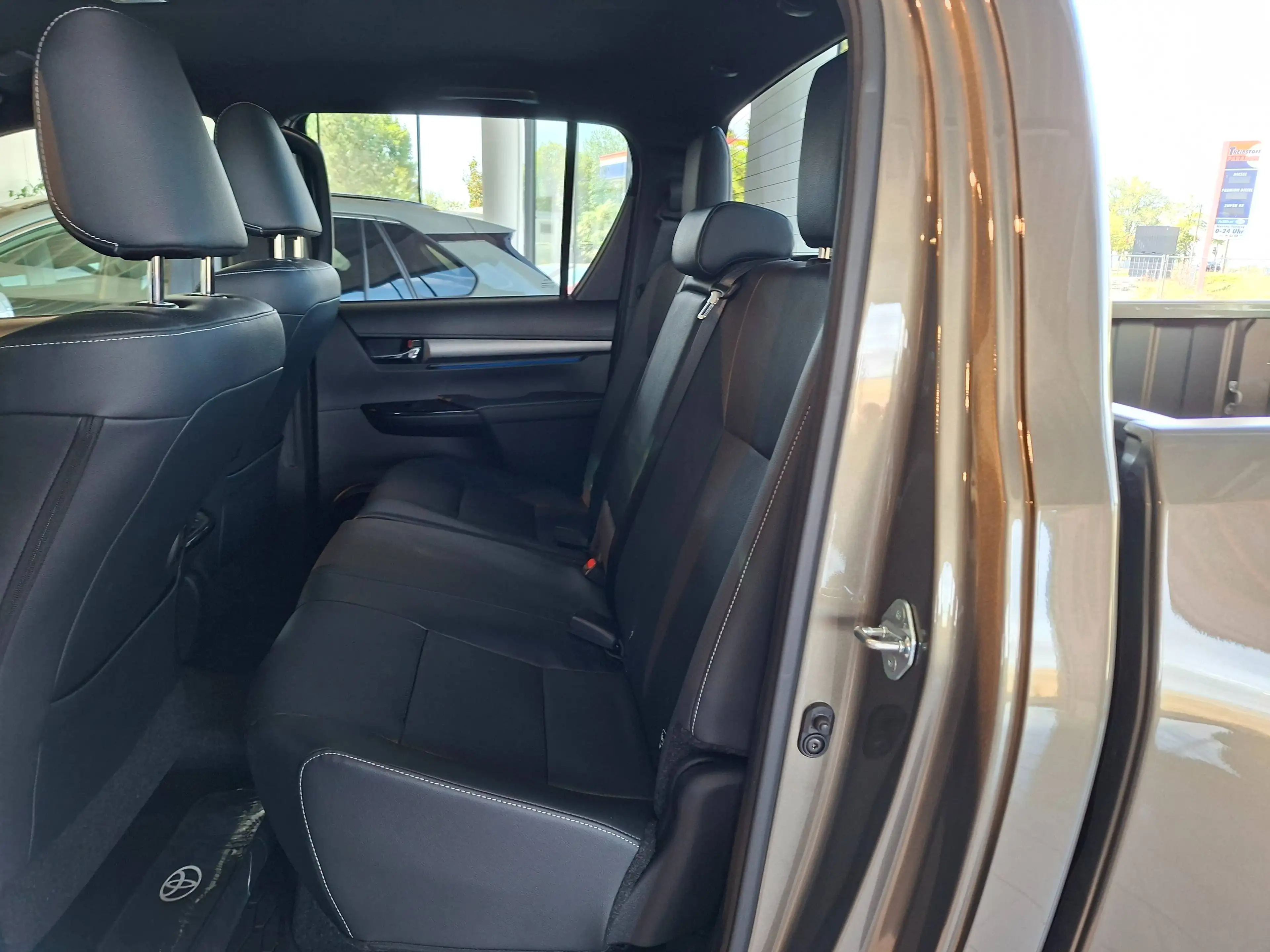 Toyota Hilux Hilux DK Invincible 4WD 2,8 D-4D Aut. Invincible — photo 15