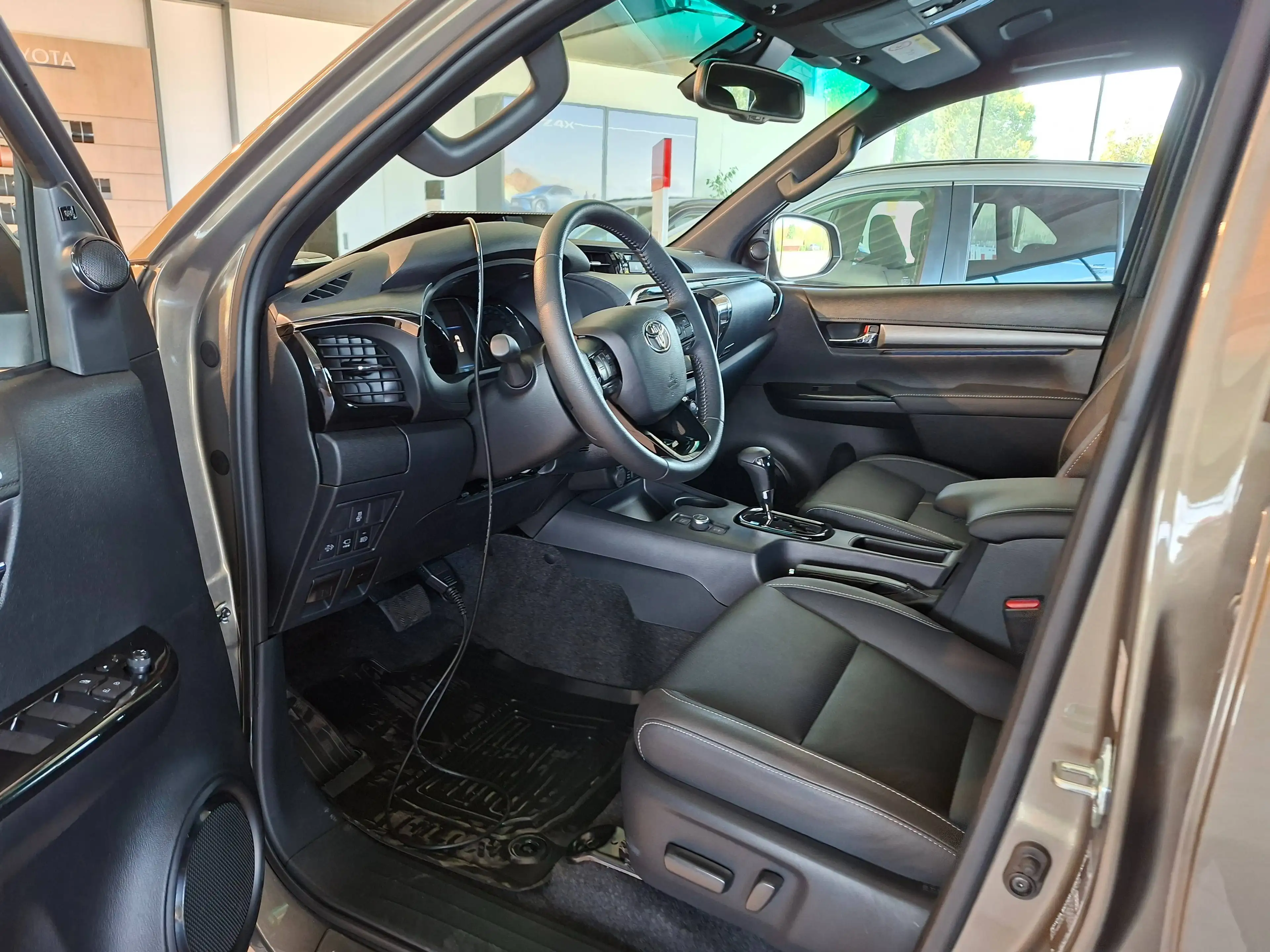 Toyota Hilux Hilux DK Invincible 4WD 2,8 D-4D Aut. Invincible — photo 5