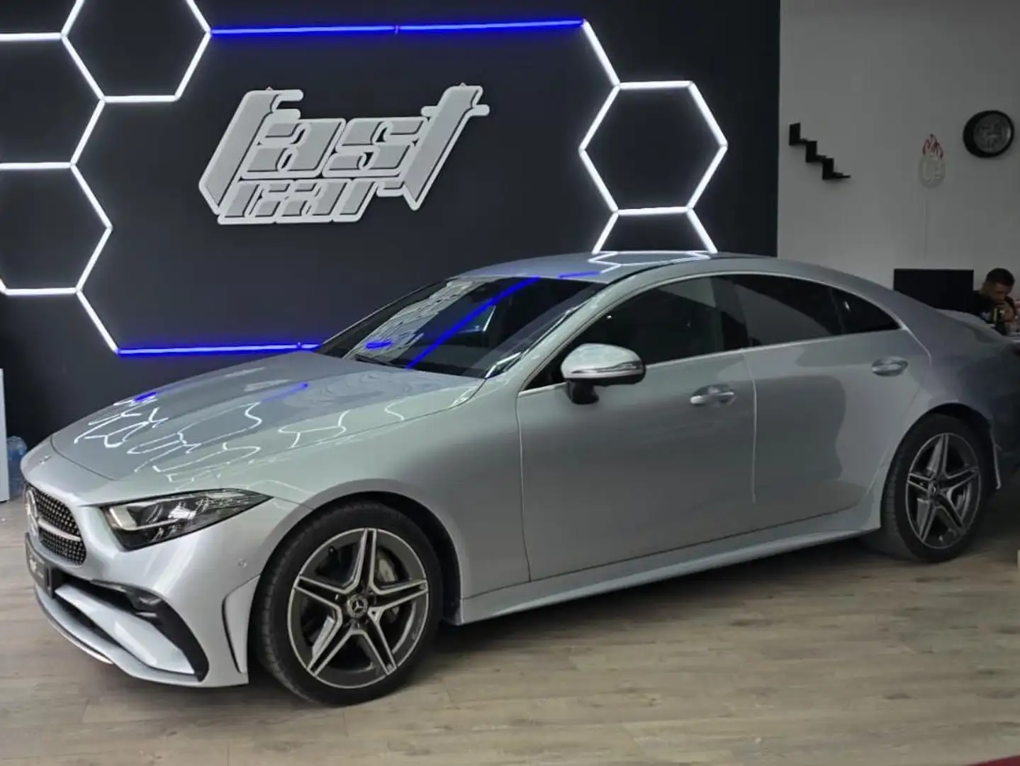 Mercedes-Benz CLS 300 CLS Coupe d Premium Plus 4matic Argent - 1