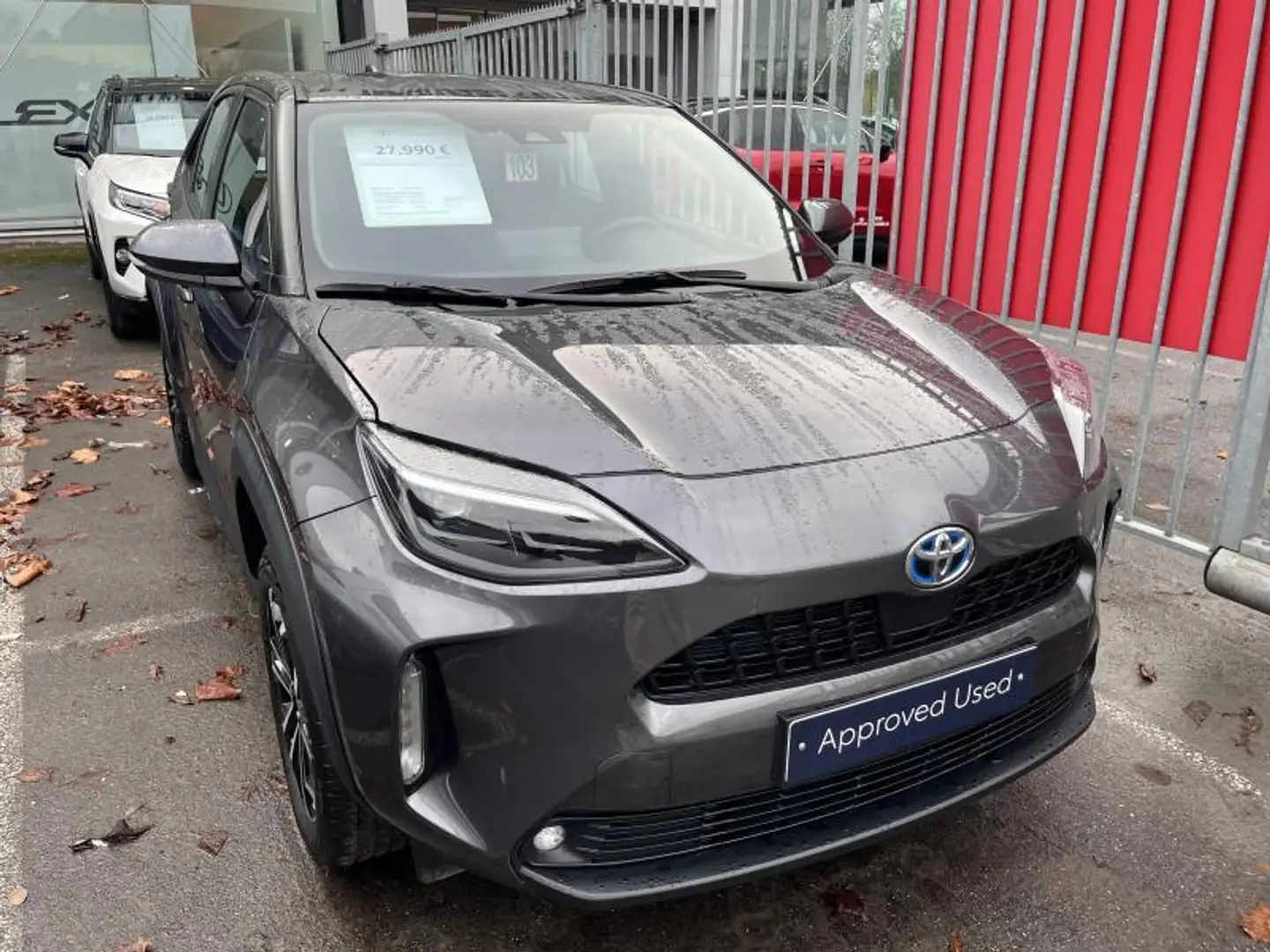 Toyota Yaris Cross 1.5 Hybrid Elegant CVT 5d 68kW Gris - 1