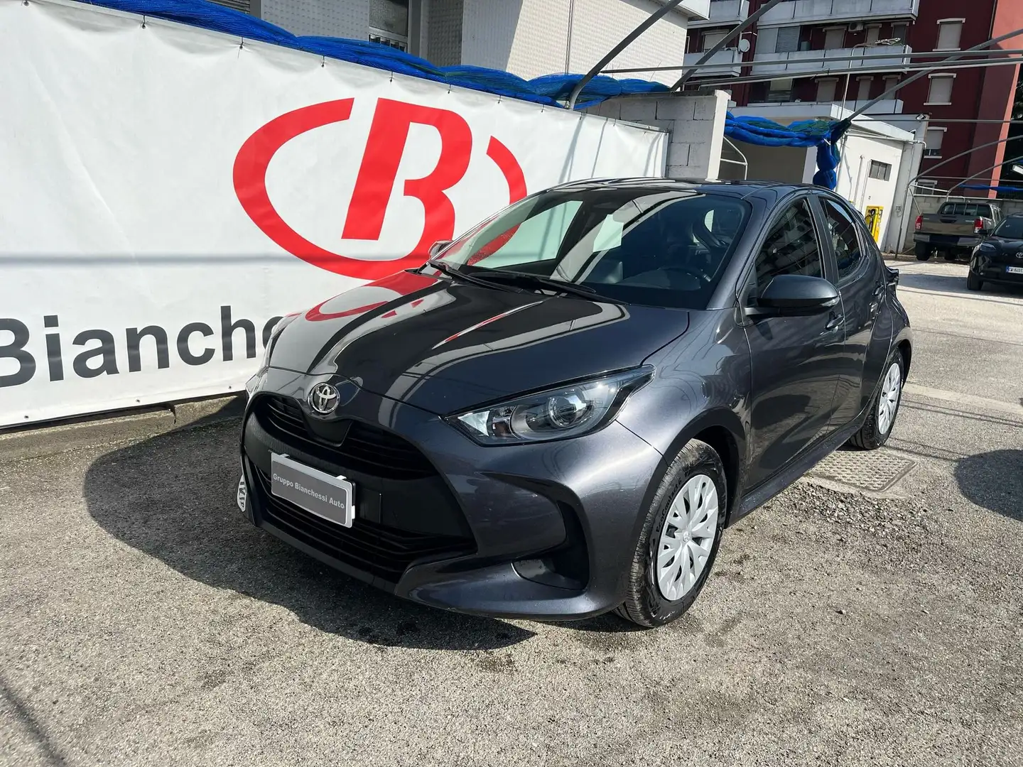 Toyota Yaris 1.5 Hybrid 5 porte Active - 1