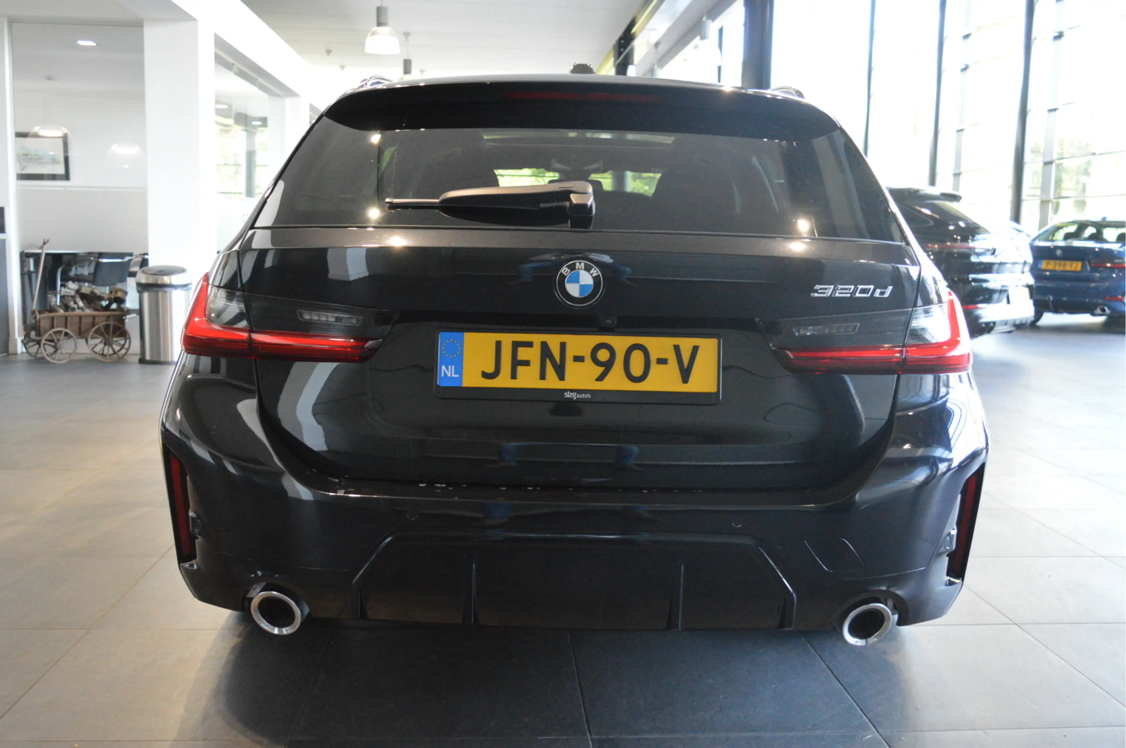 BMW 320 3-serie Touring 320d M-SPORT pano camera led 18 in — photo 6