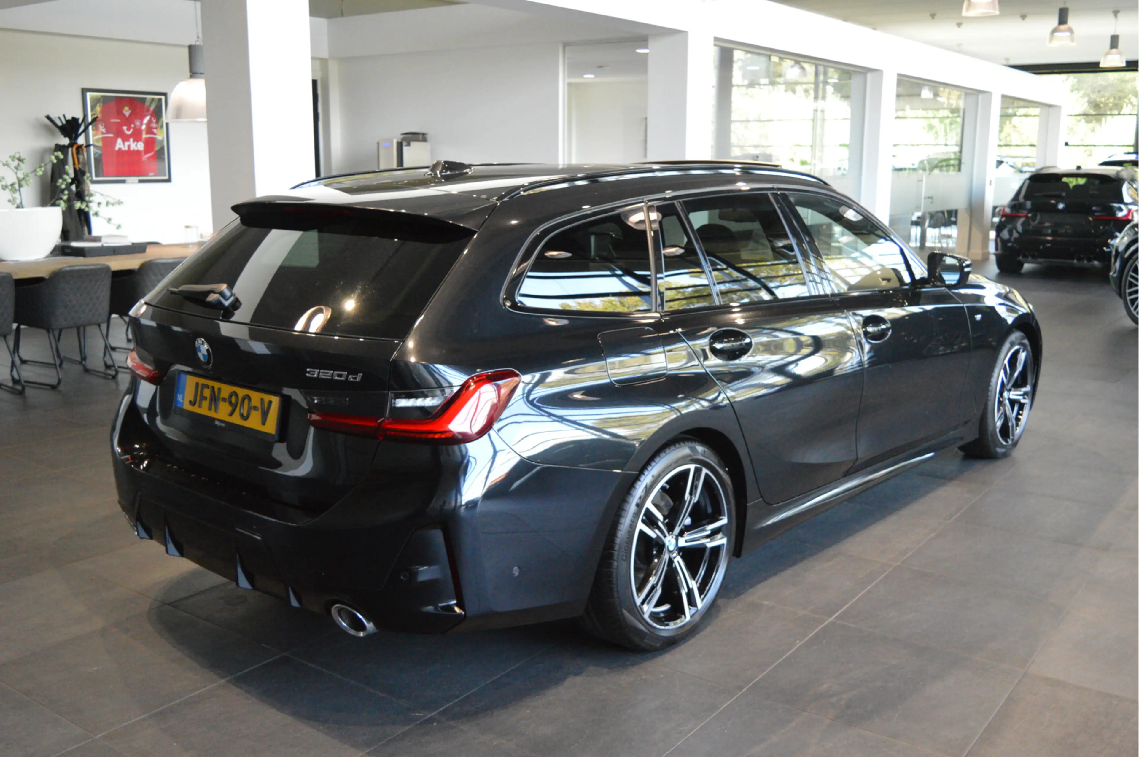 BMW 320 3-serie Touring 320d M-SPORT pano camera led 18 in — photo 5