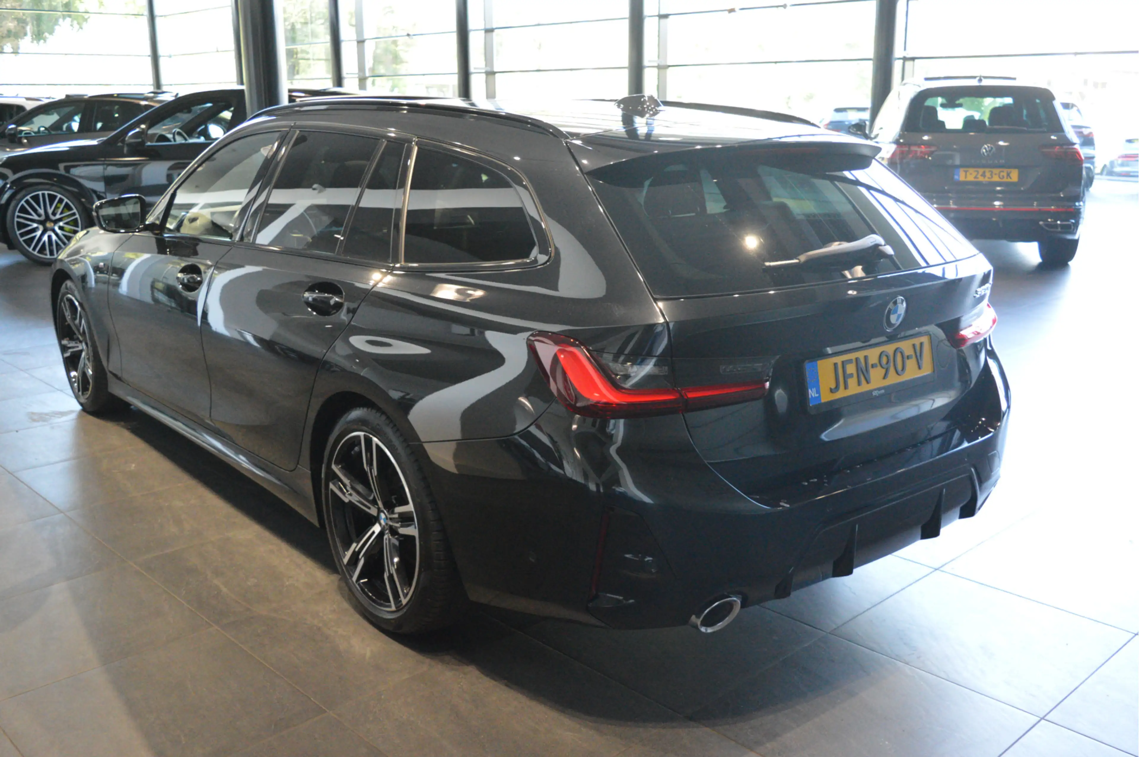 BMW 320 3-serie Touring 320d M-SPORT pano camera led 18 in — photo 7