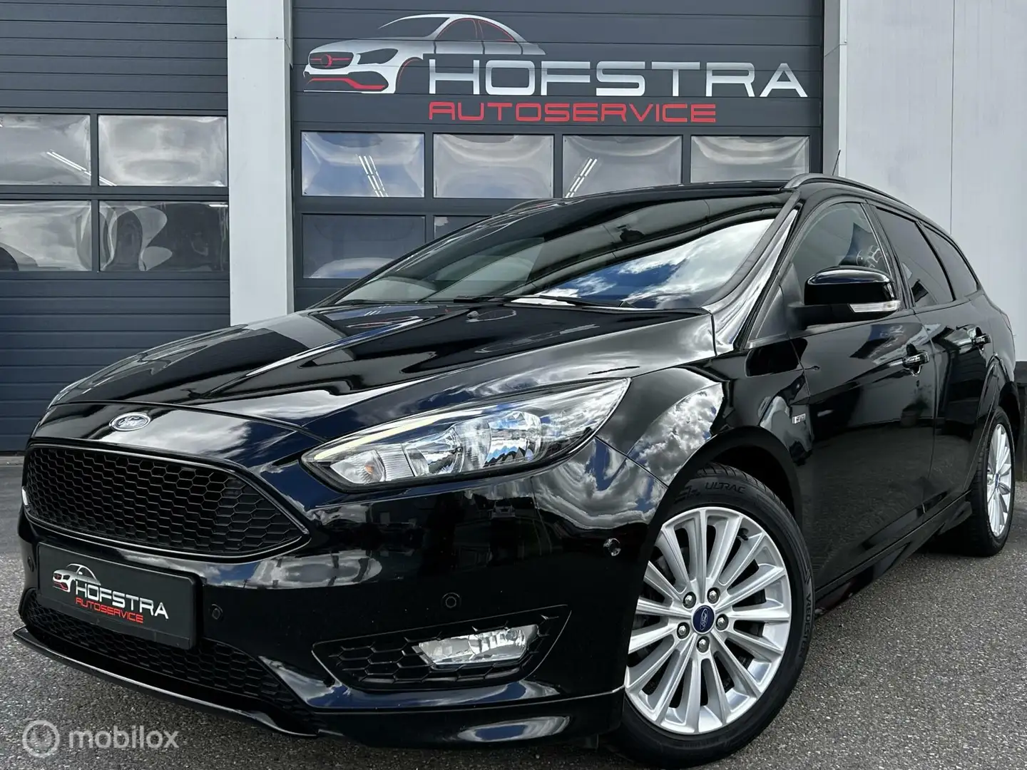 Ford Focus Wagon 1.0 ST-Line Navi Clima CarPlay Orig NL Stoer Noir - 1
