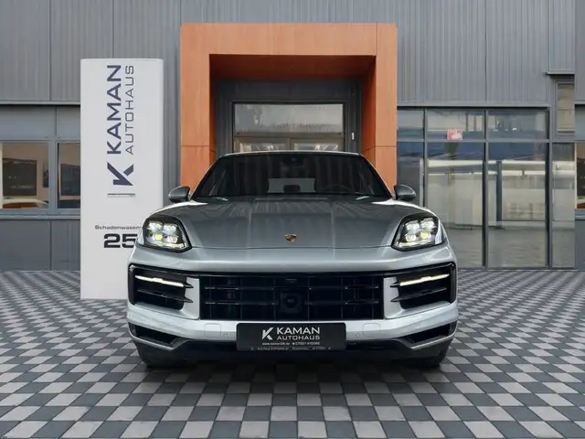 Porsche Cayenne view 2