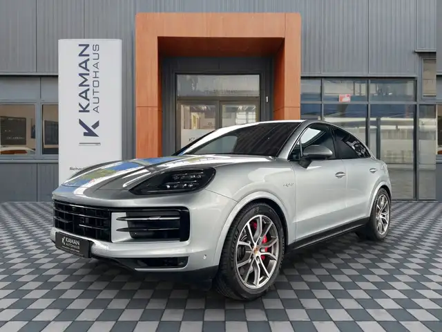 Porsche Cayenne main image