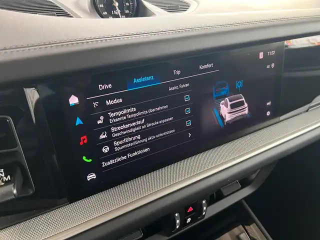 Porsche Cayenne view 12