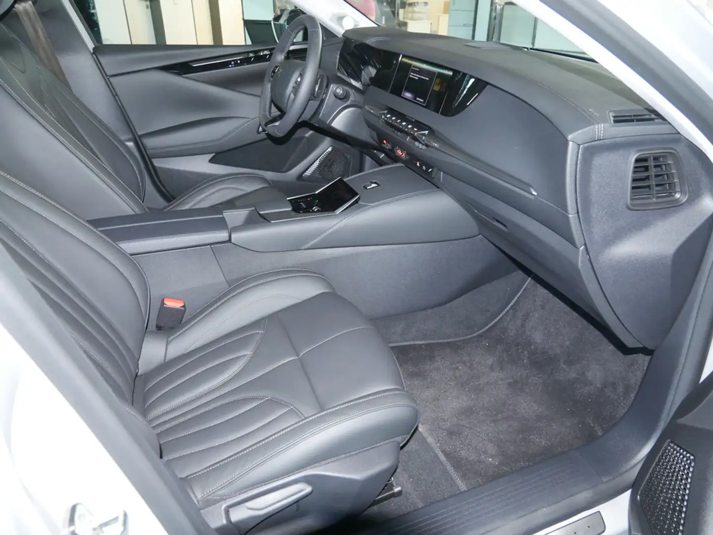 DS Automobiles DS 4 E-TENSE 225 Rivoli HUD MATRIX-LED 360° Grau - 2