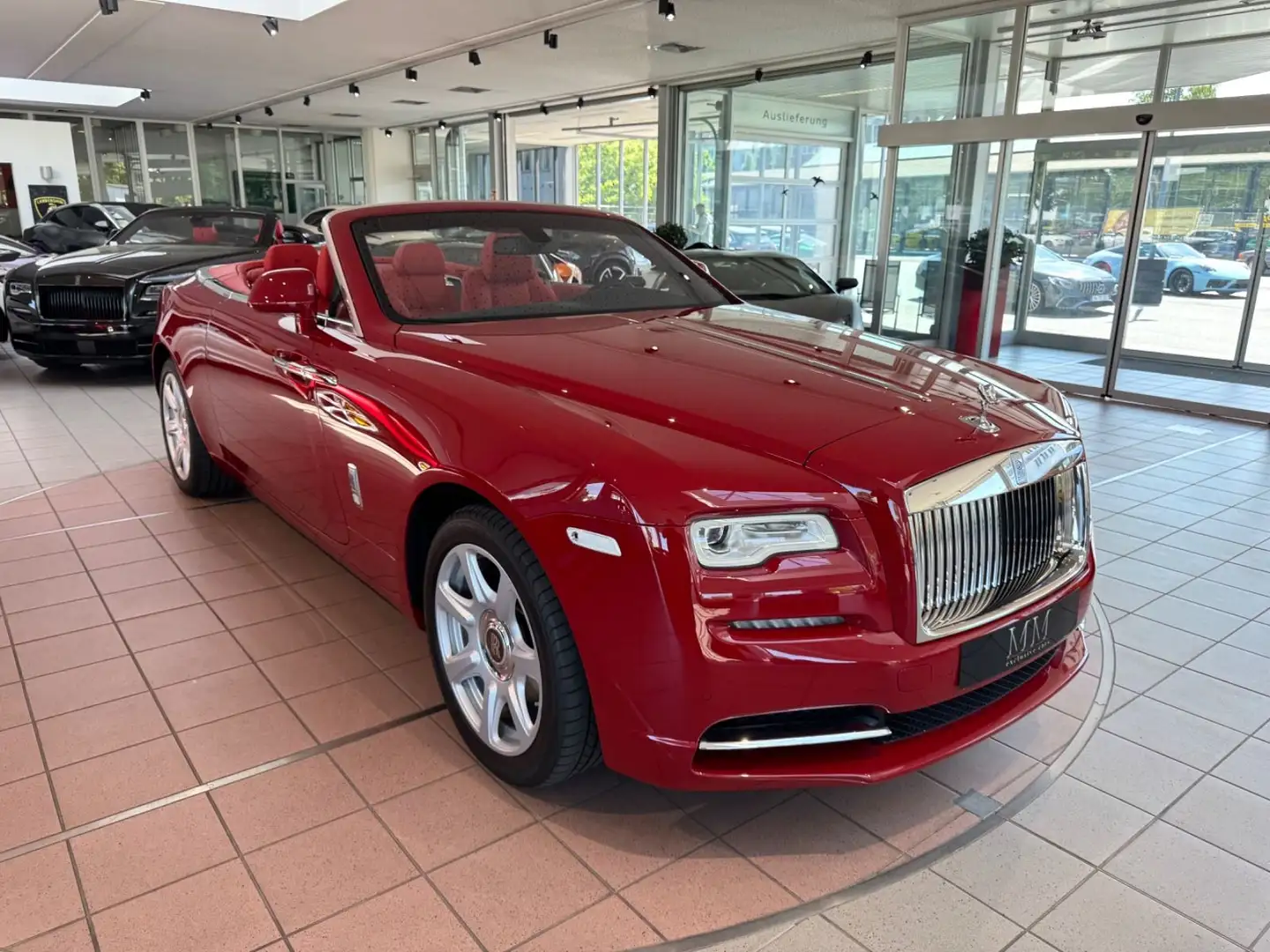 Rolls-Royce Dawn Красный - 1