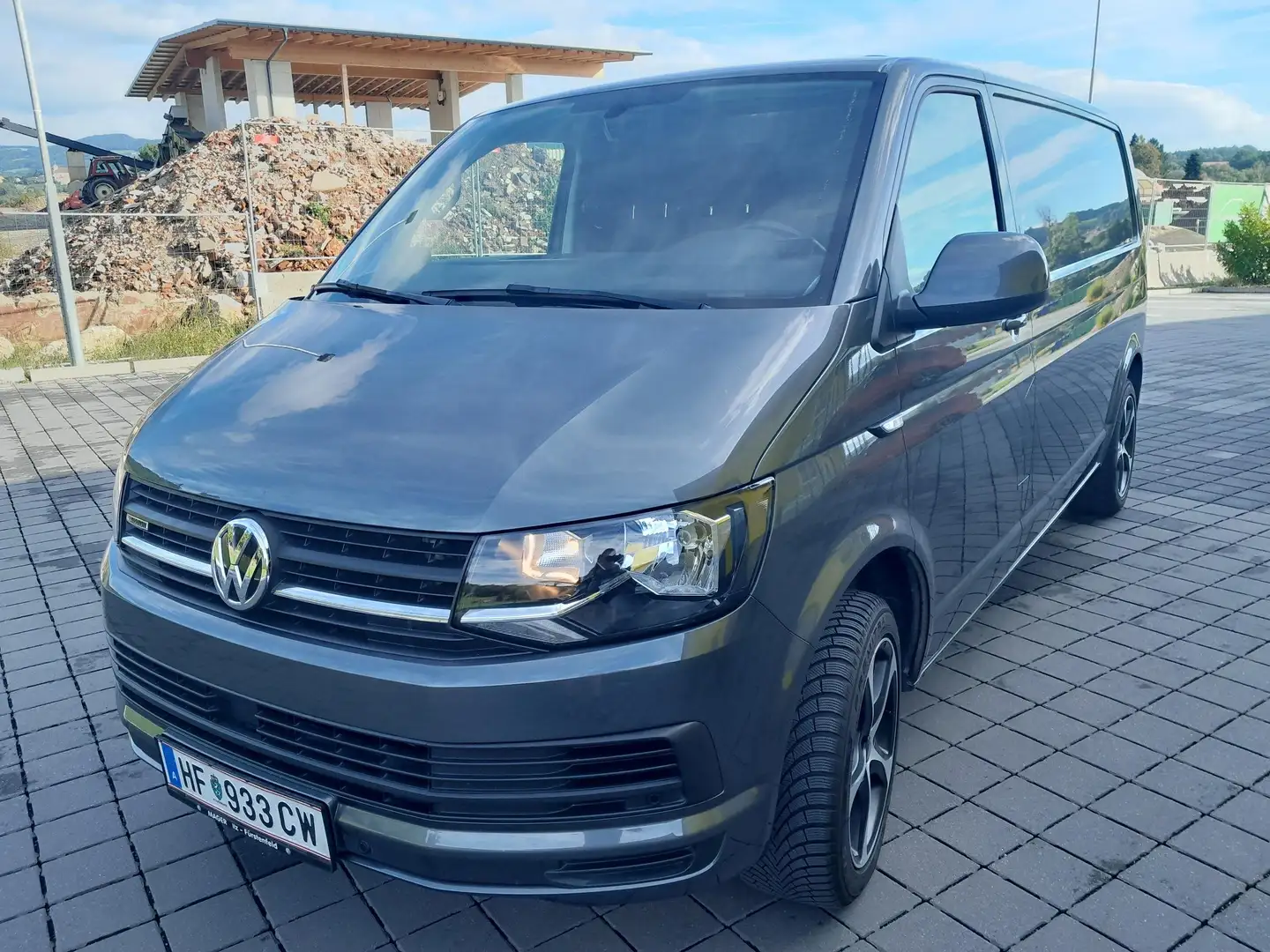 Volkswagen T6 Transporter Sehr guter Zustand Grau - 1