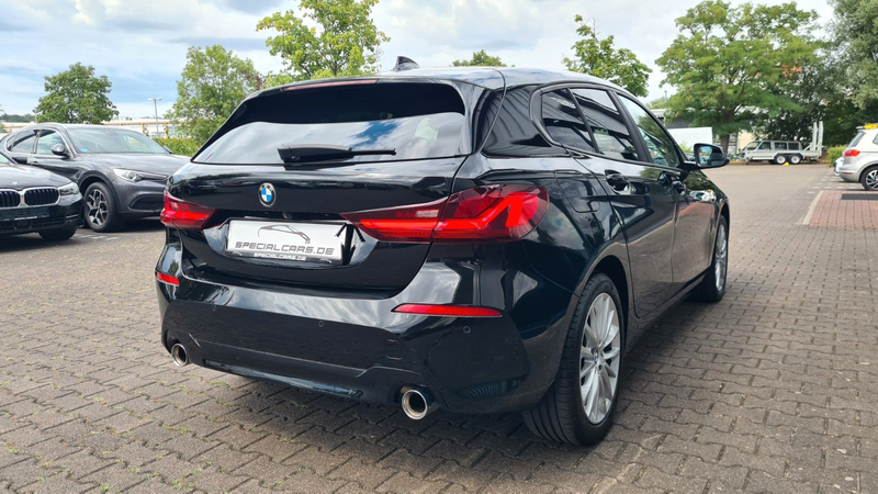 BMW 120 d Advantage - LC PRO - LED - PANO - CAM — photo 8