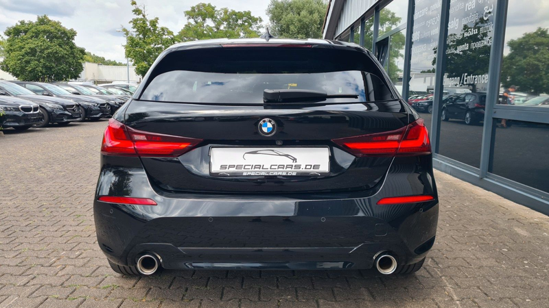BMW 120 d Advantage - LC PRO - LED - PANO - CAM — photo 6