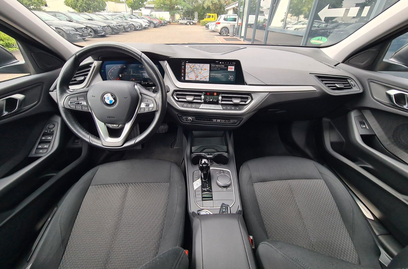 BMW 120 d Advantage - LC PRO - LED - PANO - CAM — photo 11