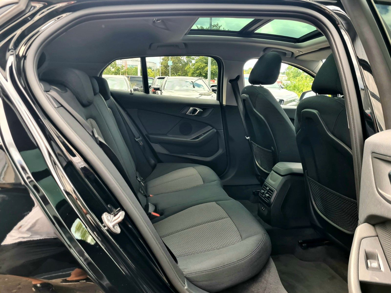 BMW 120 d Advantage - LC PRO - LED - PANO - CAM — photo 15