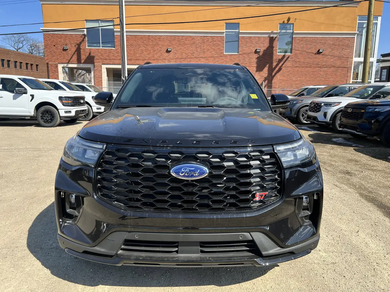 Ford Explorer снимка Ford Explorer
