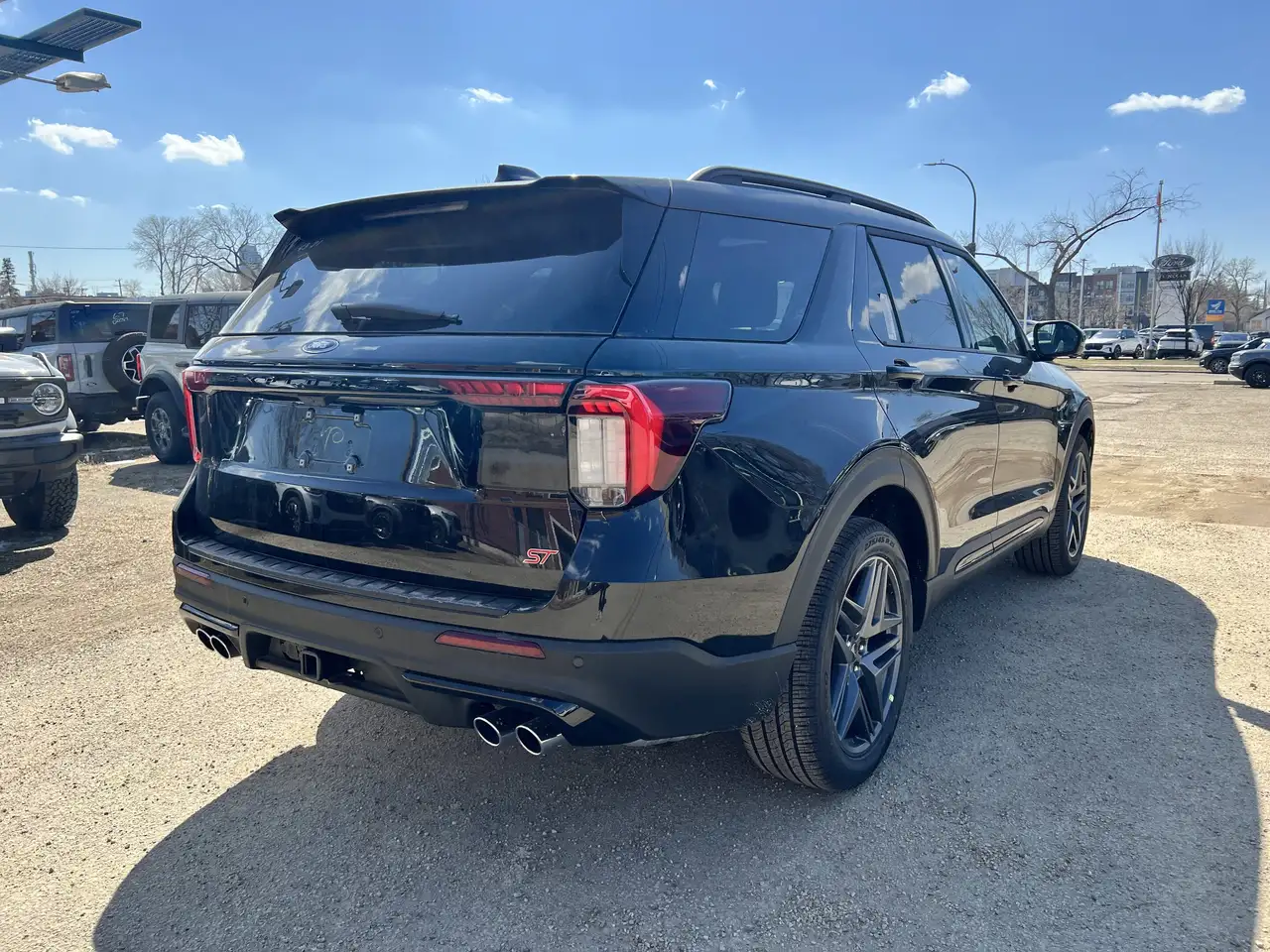 Ford Explorer снимка Ford Explorer