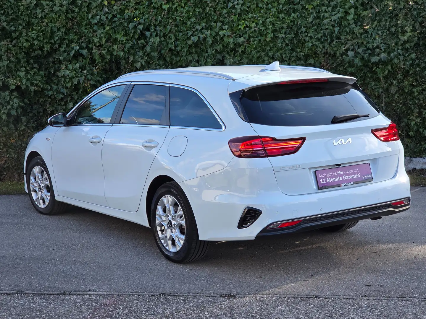 Kia Ceed SW / cee'd SW 1.6 CRDi / GARANTIE BIS 2029 / 1.HAND / KAMERA / Weiß - 2