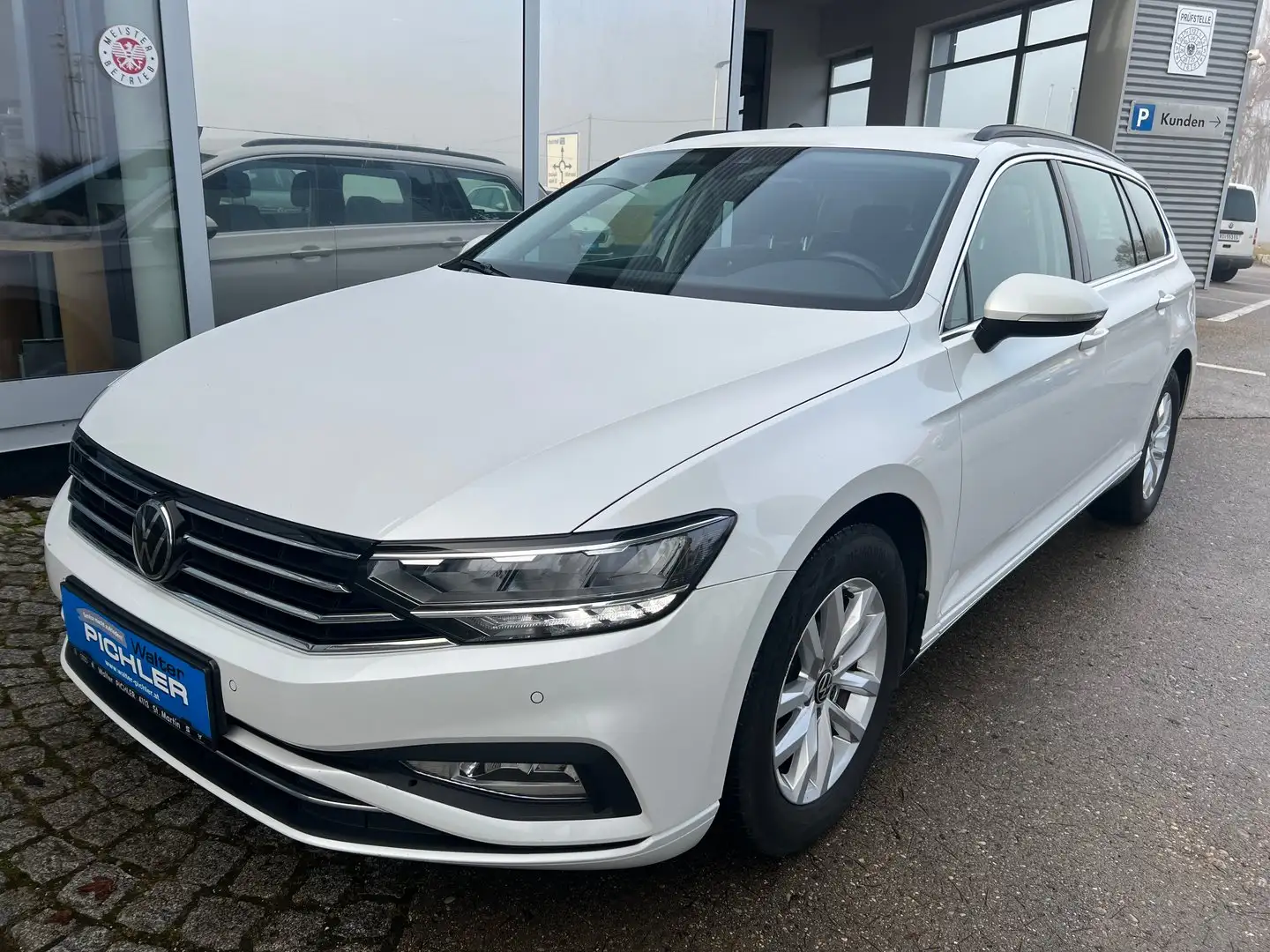 Volkswagen Passat Variant Business TDI DSG Weiß - 1