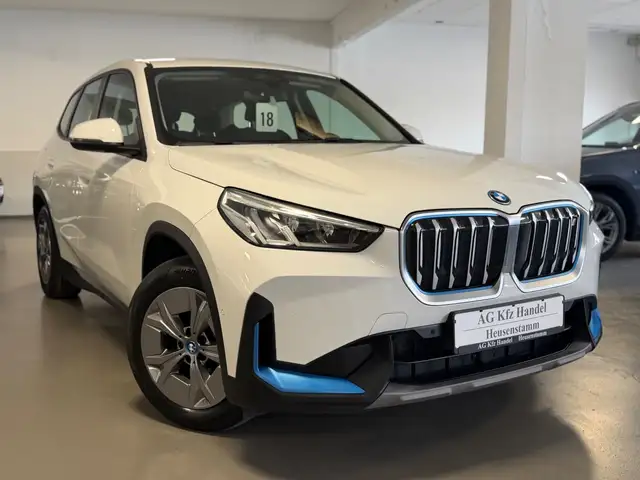 BMW iX1 xDrive30 CAM/LED/MULTI/SOH 93,6%