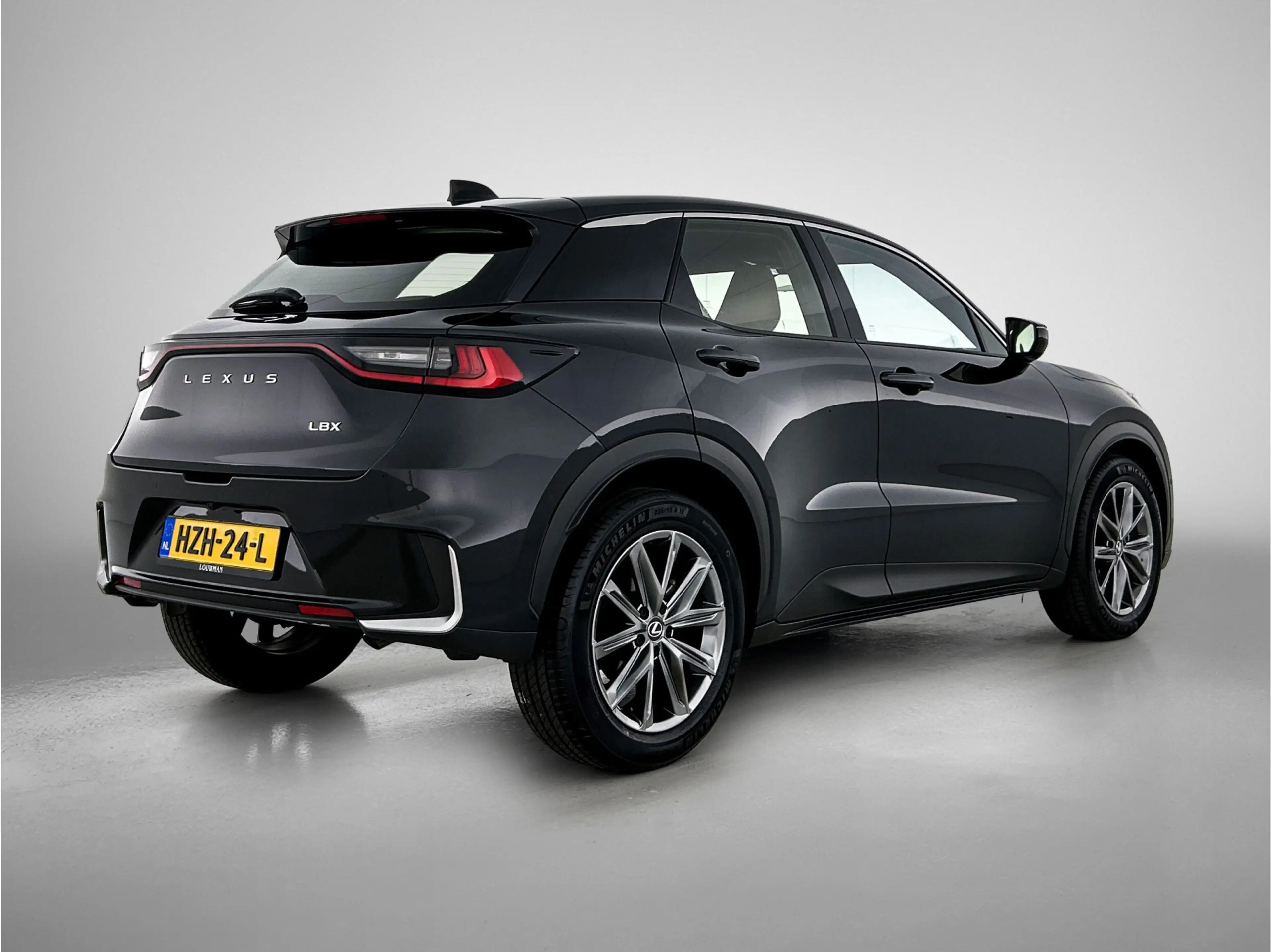 Lexus LBX Relax 2WD Advanced Pack | BTW voertuig | Mark Levi — photo 2