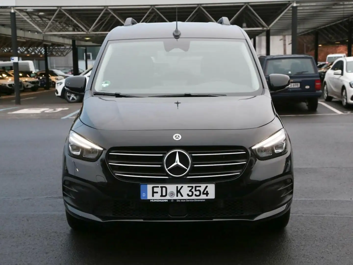Mercedes-Benz T-Class T 180 d MBUX Navi Park-Assist Kamera Spiegel-P Чорний - 2