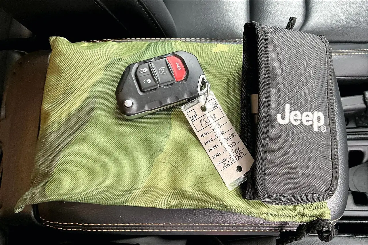 Jeep Wrangler снимка Jeep Wrangler