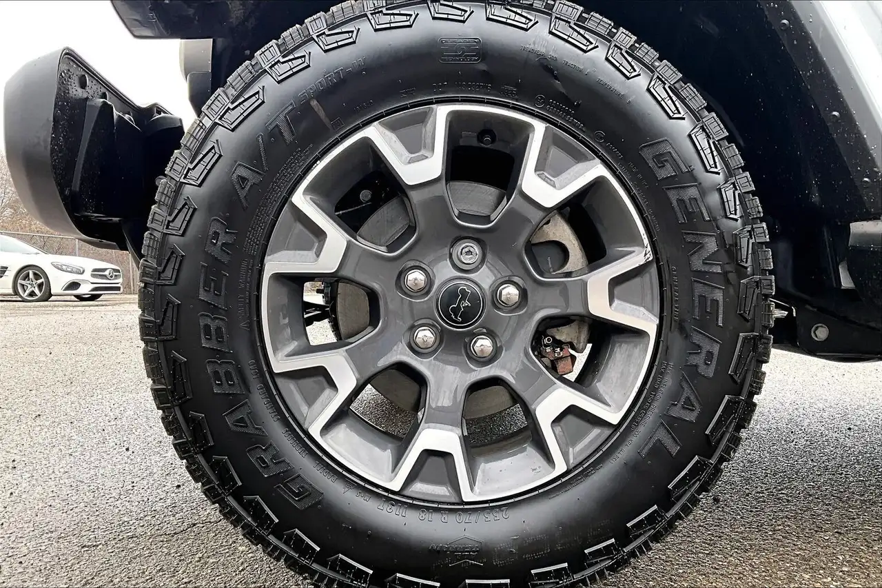 Jeep Wrangler снимка Jeep Wrangler