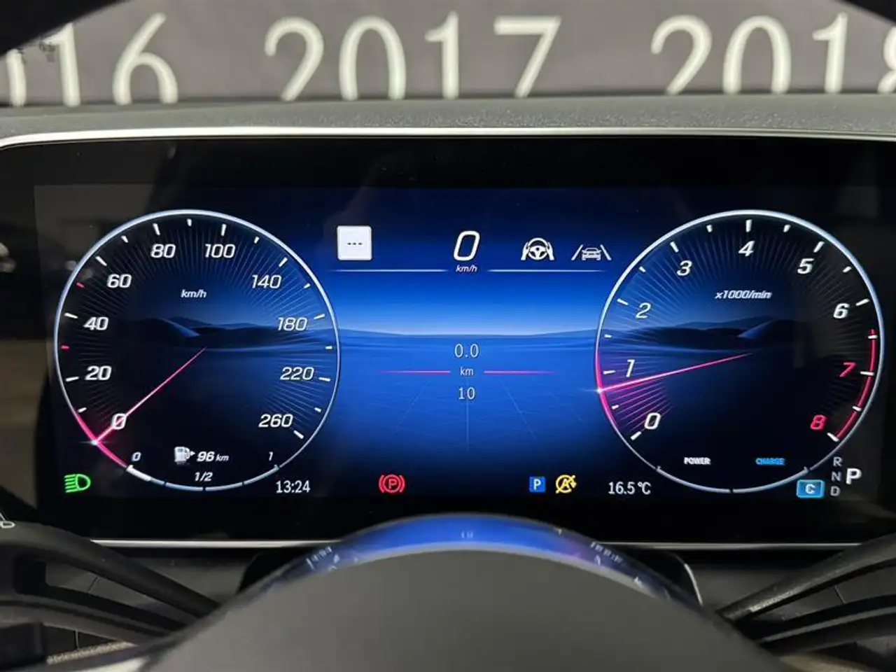 Mercedes-Benz GLC снимка Mercedes-Benz GLC