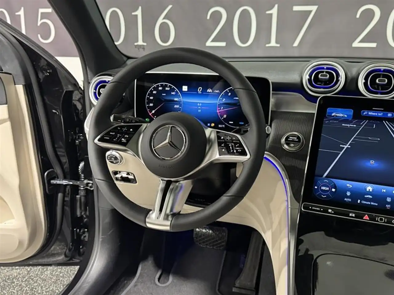 Mercedes-Benz GLC снимка Mercedes-Benz GLC