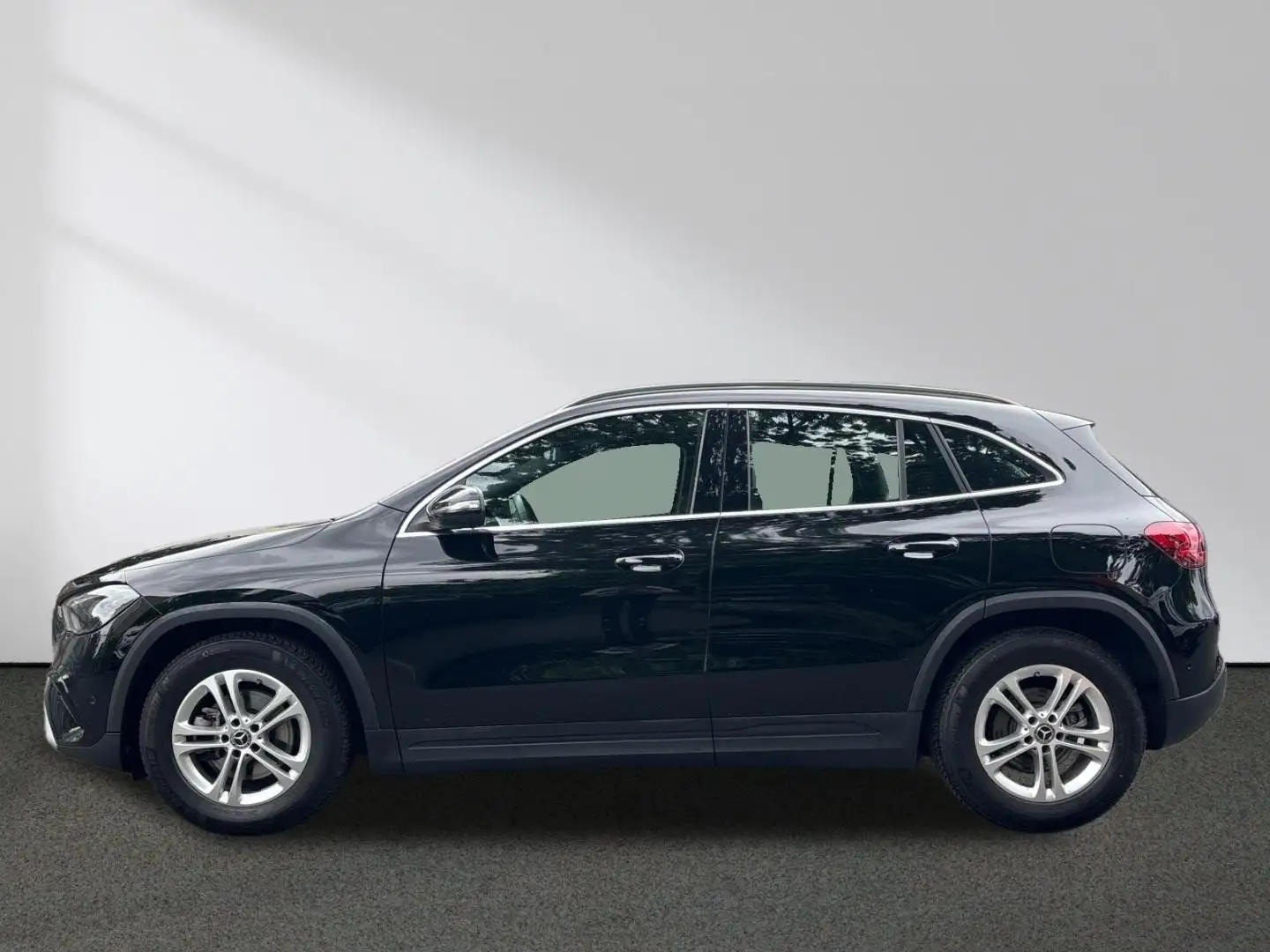 Mercedes-Benz GLA 200 Rückfahrkamera MBUX-Navi Sitzheizung LED Noir - 2