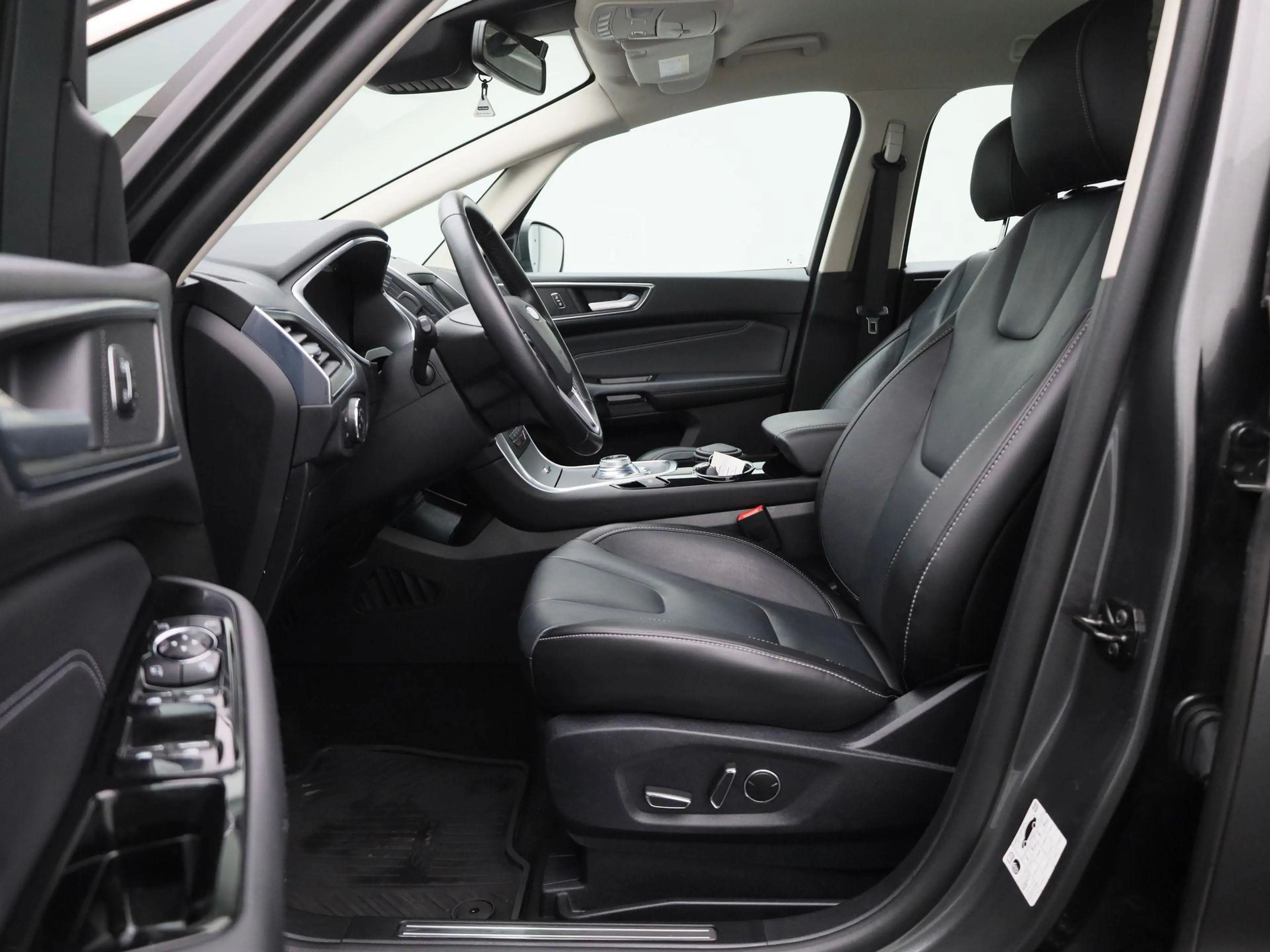 Ford S-Max 2.0 TDCi 110kW S/S Aut. Titanium — photo 11